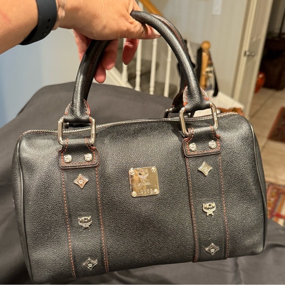 MCM BLACK PEBBLED LEATHER SILVER STUD BOSTON BAG GERMANY - Picture 1 of 16
